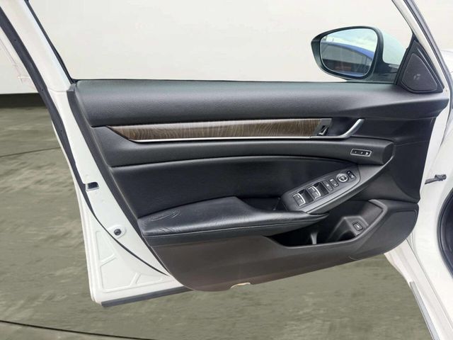 2018 Honda Accord Sedan Touring 4dr Sedan (1.5T I4) - 23015719 - 9