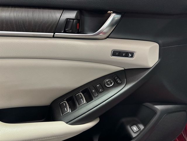 2018 Honda Accord Sedan Touring CVT - 23013175 - 12