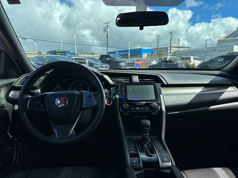 2018 Honda Civic Hatchback EX CVT - 22936632 - 12