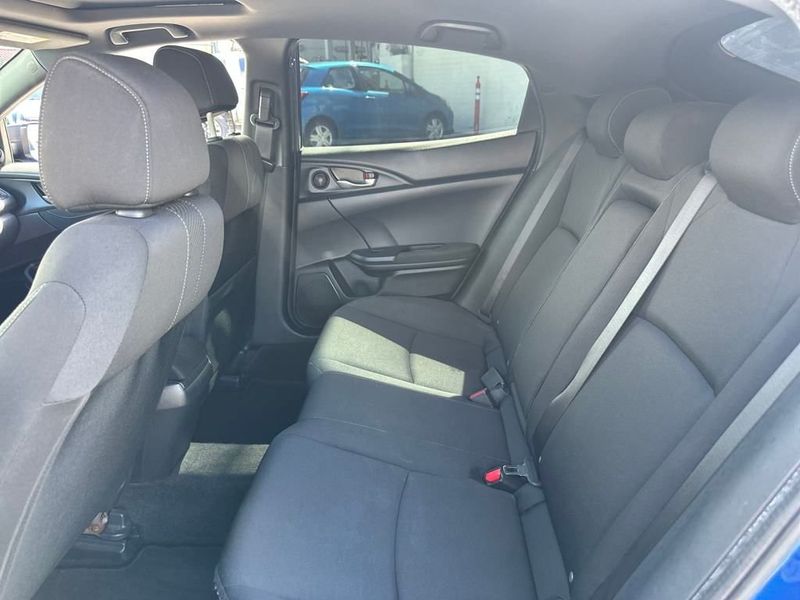 2018 Honda Civic Hatchback EX CVT - 22936632 - 13