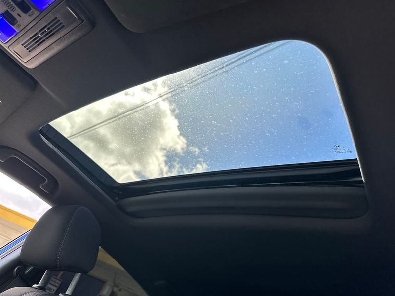 2018 Honda Civic Hatchback EX CVT - 22936632 - 18