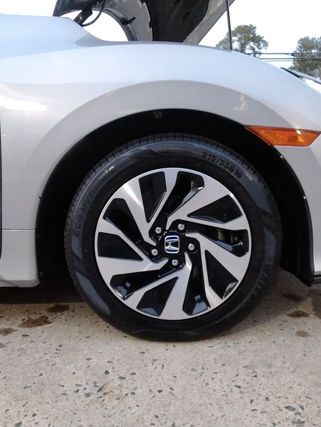 2018 Honda Civic Hatchback LX CVT - 22966769 - 21