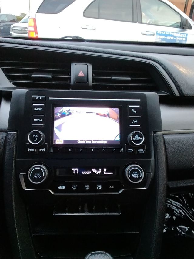 2018 Honda Civic Hatchback LX CVT - 22966769 - 6