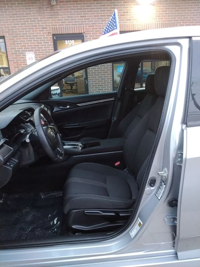 2018 Honda Civic Hatchback LX CVT - 22966769 - 8