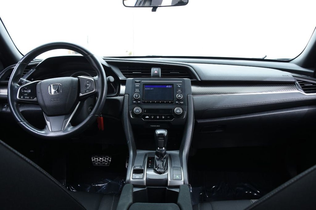 2018 Honda Civic Hatchback Sport CVT - 21661457 - 13