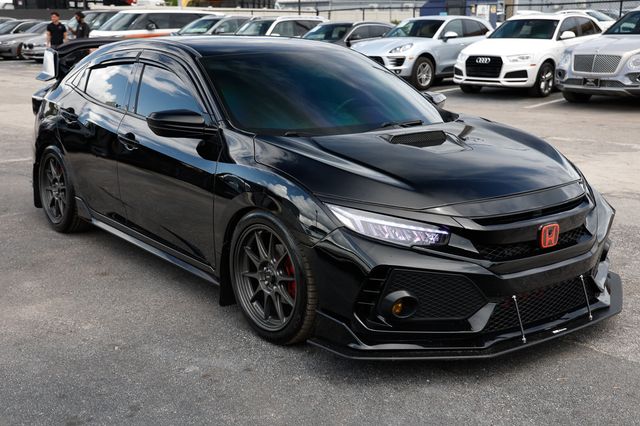 2018 Honda Civic Hatchback Sport CVT - 23028171 - 17
