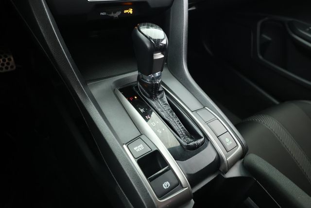 2018 Honda Civic Hatchback Sport CVT - 22929337 - 12