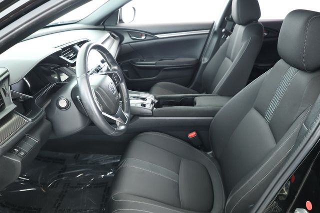 2018 Honda Civic Hatchback Sport CVT - 22929337 - 16