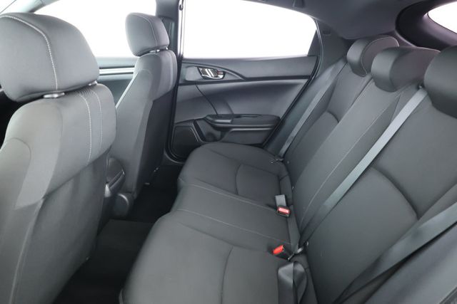 2018 Honda Civic Hatchback Sport CVT - 22929337 - 17