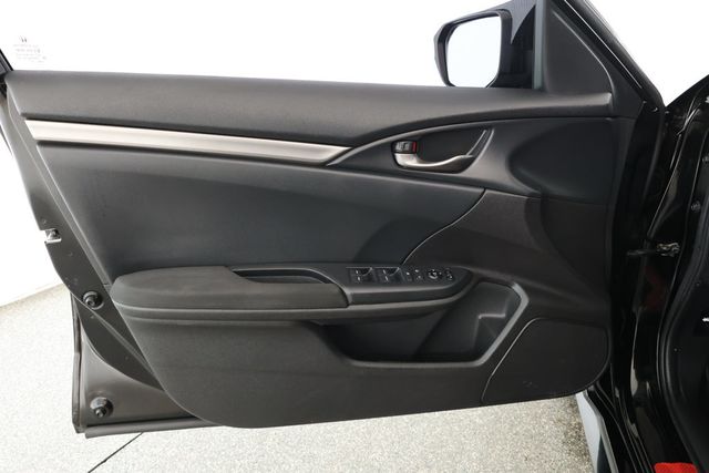 2018 Honda Civic Hatchback Sport CVT - 22929337 - 6