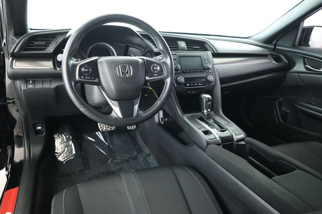 2018 Honda Civic Hatchback Sport CVT - 22929337 - 8