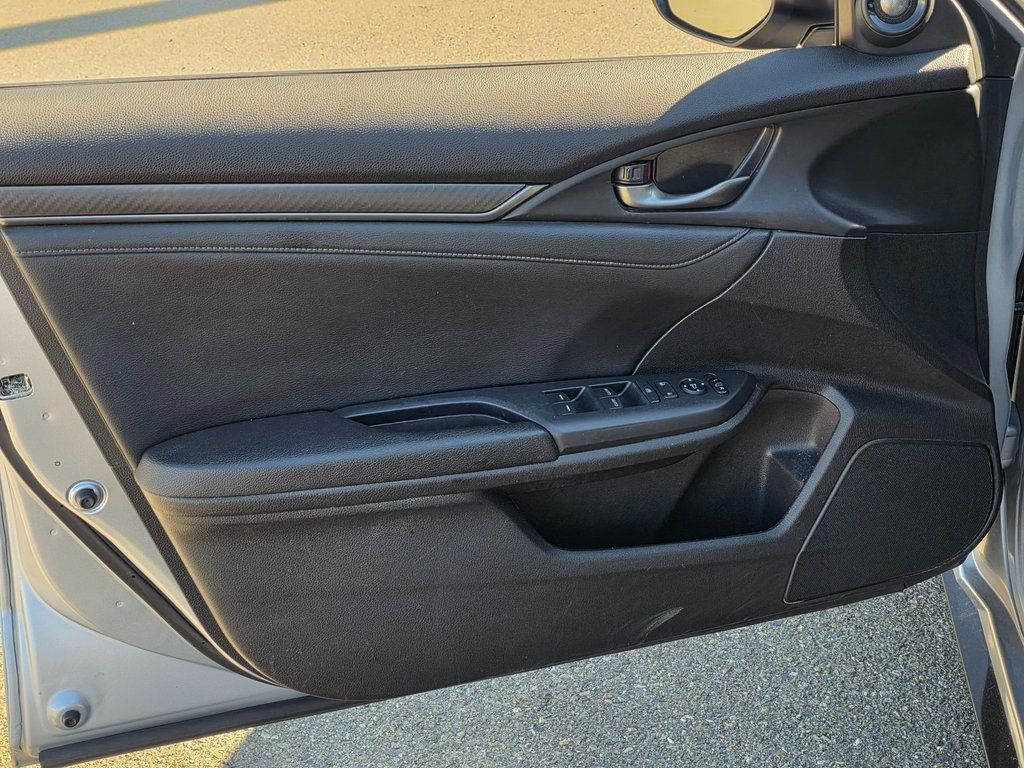 2018 Honda Civic Hatchback Sport Touring CVT - 22961608 - 21