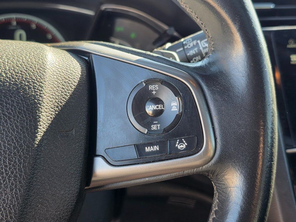 2018 Honda Civic Hatchback Sport Touring CVT - 22961608 - 26