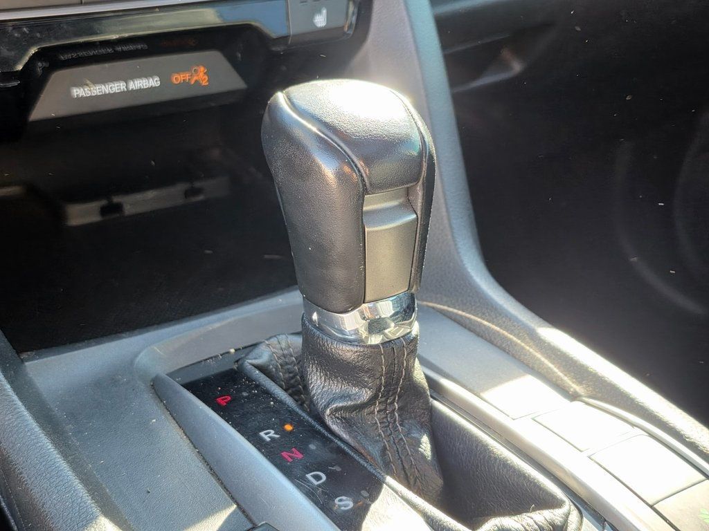 2018 Honda Civic Hatchback Sport Touring CVT - 22961608 - 31