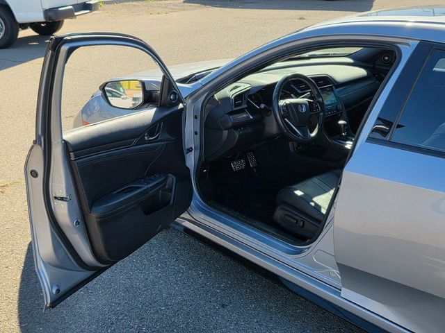 2018 Honda Civic Hatchback Sport Touring CVT - 22961608 - 39