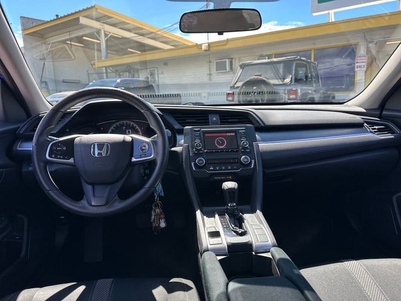 2018 Honda Civic Sedan LX CVT - 22922865 - 12