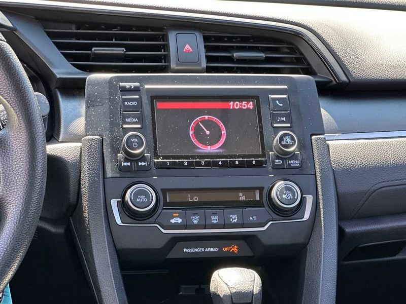 2018 Honda Civic Sedan LX CVT - 22922865 - 14