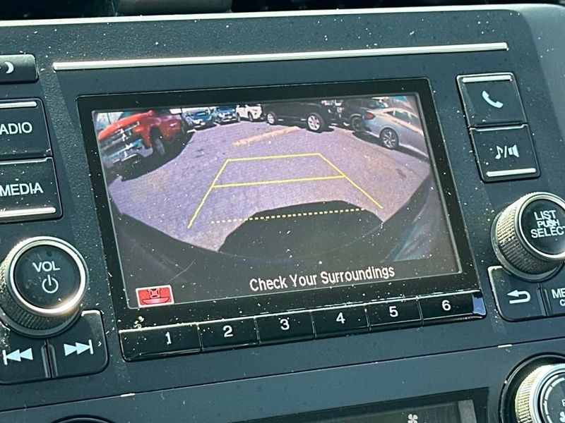 2018 Honda Civic Sedan LX CVT - 22922865 - 15