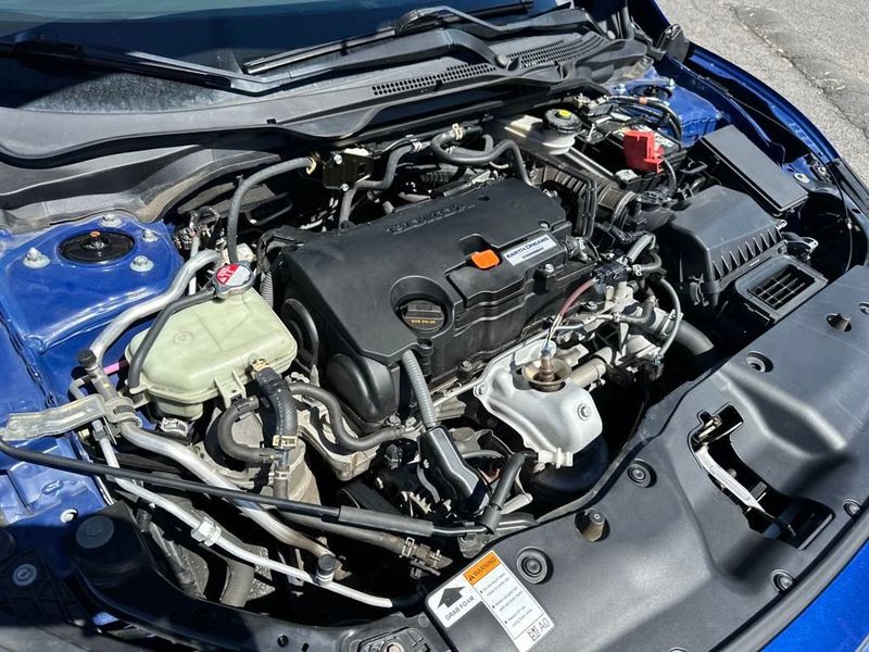 2018 Honda Civic Sedan LX CVT - 22922865 - 19