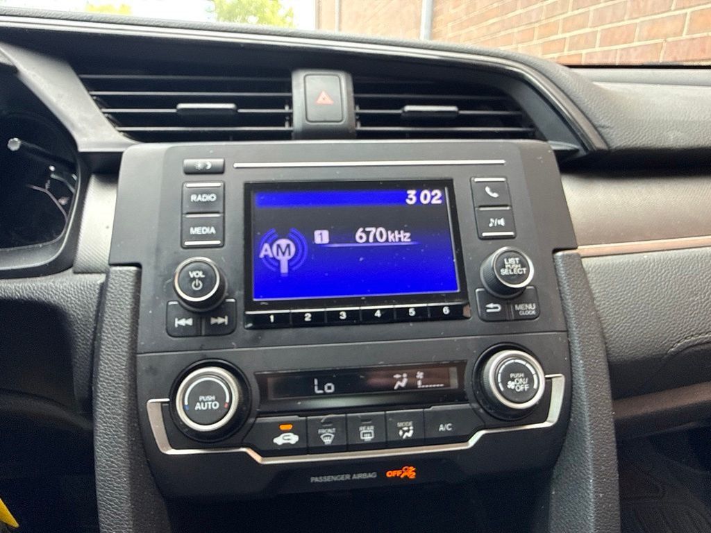 2018 Honda Civic Sedan LX CVT - 23081576 - 13