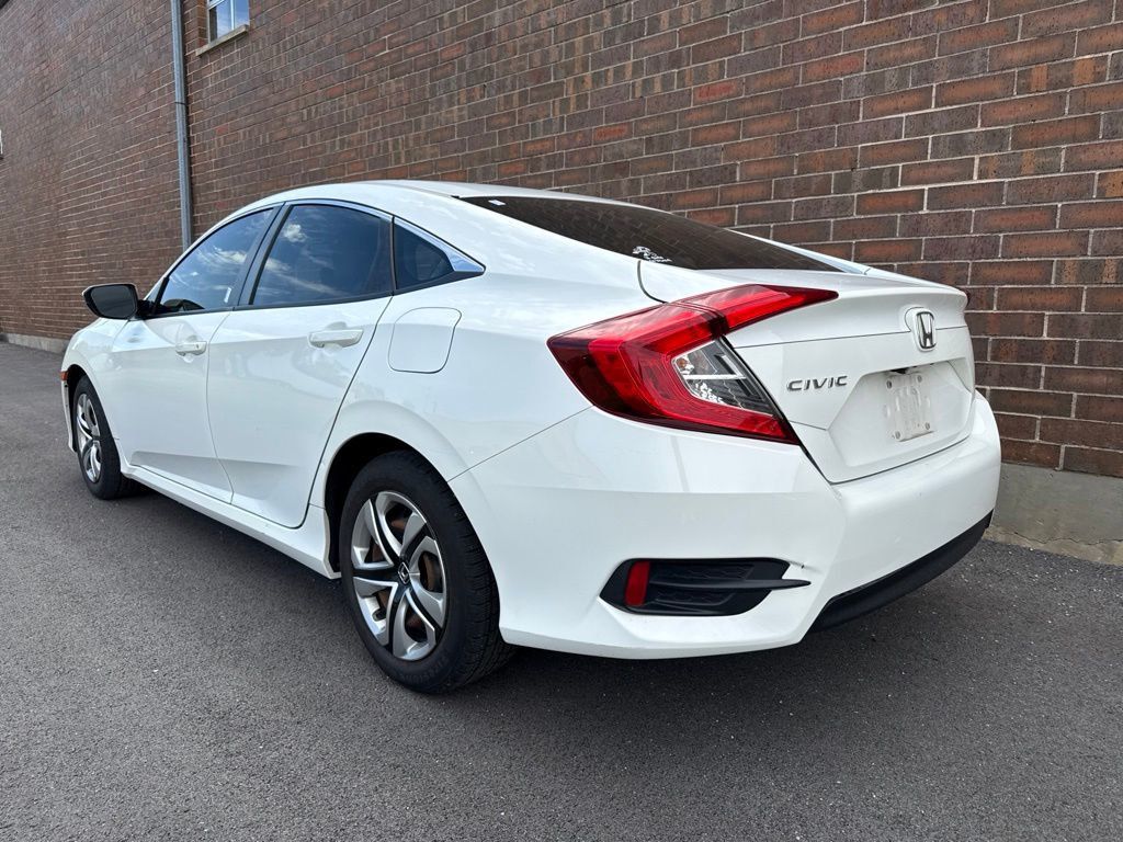 2018 Honda Civic Sedan LX CVT - 23081576 - 4