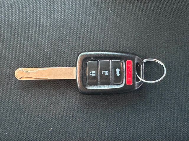 2018 Honda Civic Sedan LX CVT - 22944648 - 36