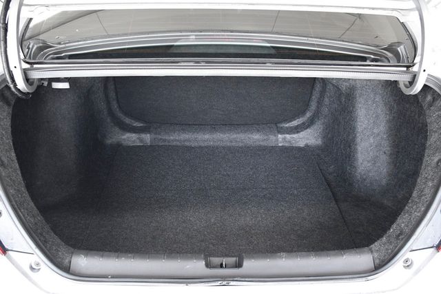 2018 Honda Civic Sedan LX CVT - 22887071 - 12