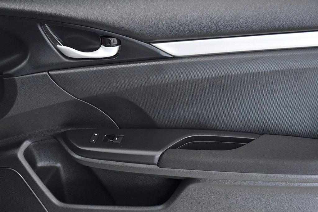 2018 Honda Civic Sedan LX CVT - 22887071 - 17