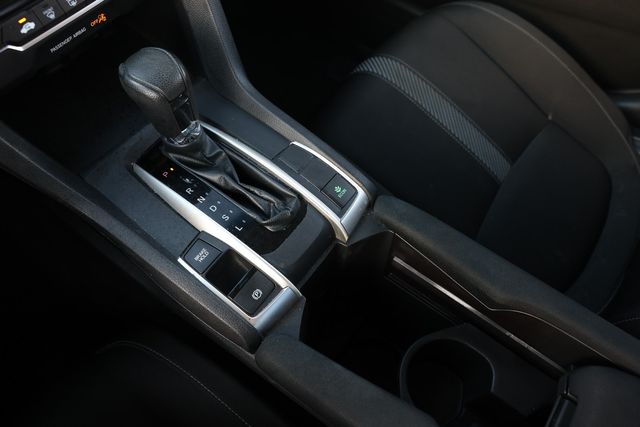 2018 Honda Civic Sedan LX CVT - 22985952 - 37