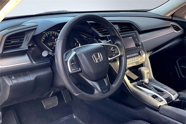 2018 Honda Civic Sedan LX CVT - 22924635 - 10
