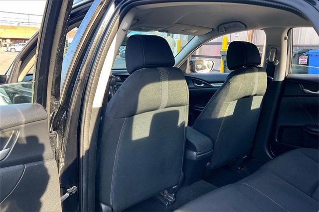 2018 Honda Civic Sedan LX CVT - 22924635 - 17