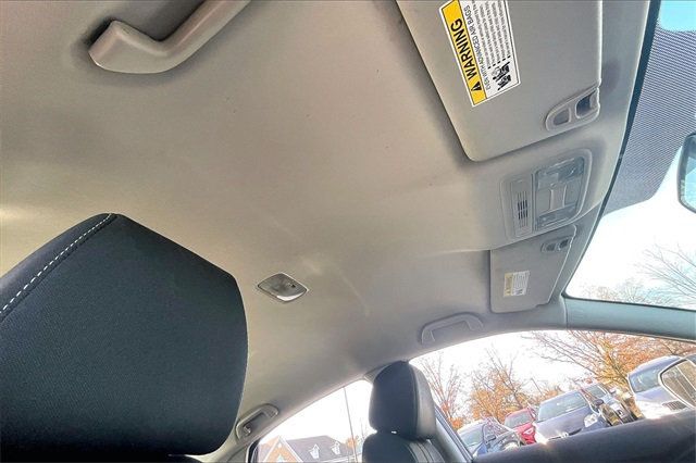 2018 Honda Civic Sedan LX CVT - 22924635 - 31