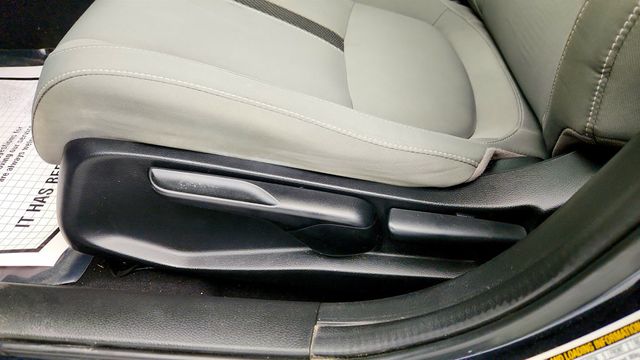 2018 Honda Civic Sedan LX CVT - 22972418 - 10