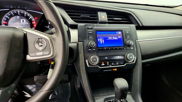 2018 Honda Civic Sedan LX CVT - 22980868 - 19