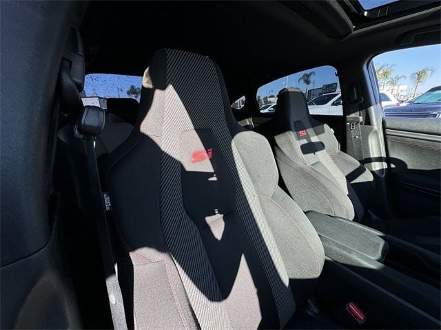 2018 Honda Civic Si Sedan   - 22640807 - 11