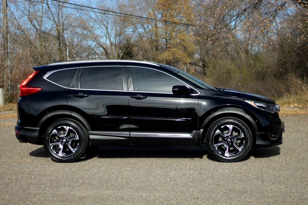 2018 Honda CR-V Touring photo 2