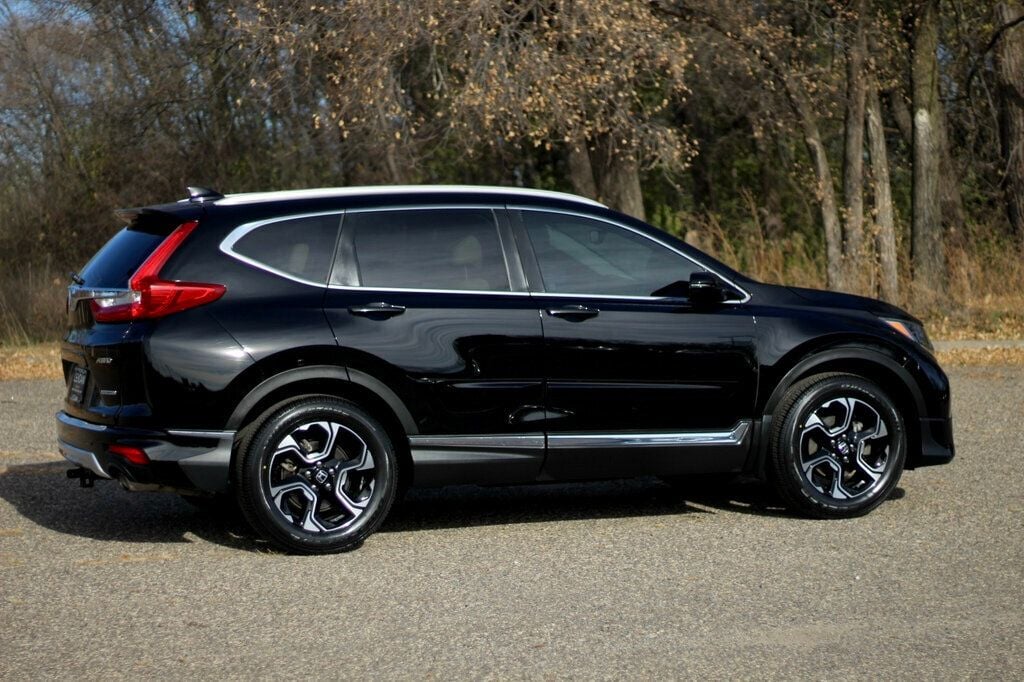 2018 Honda CR-V Touring photo 3