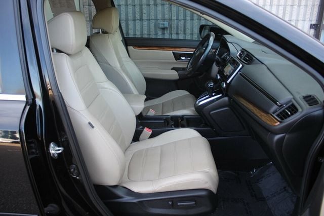 2018 Honda CR-V TOURING W/ NAVIGATION. LEATHER, MOONROOF NEW TIRES - 22947052 - 6