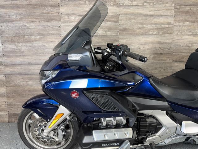 2018 Honda GL1800 Goldwing Tour DCT LOW MILES! - 23006450 - 11