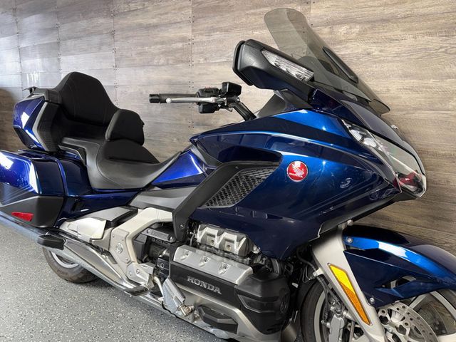 2018 Honda GL1800 Goldwing Tour DCT LOW MILES! - 23006450 - 1