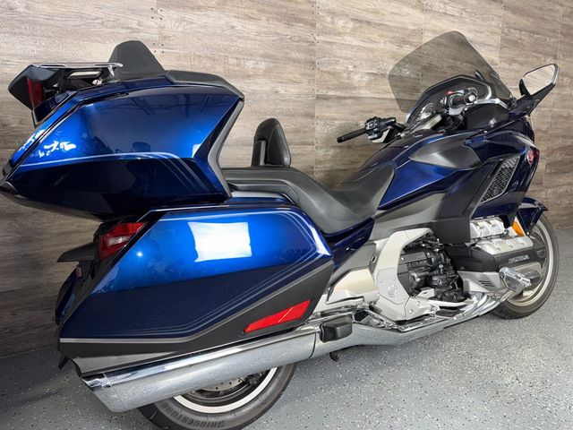 2018 Honda GL1800 Goldwing Tour DCT LOW MILES! - 23006450 - 2