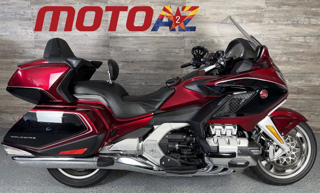 2018 Honda GL1800 Goldwing Tour DCT Airbag SUPER CLEAN! - 22976141 | Video 1