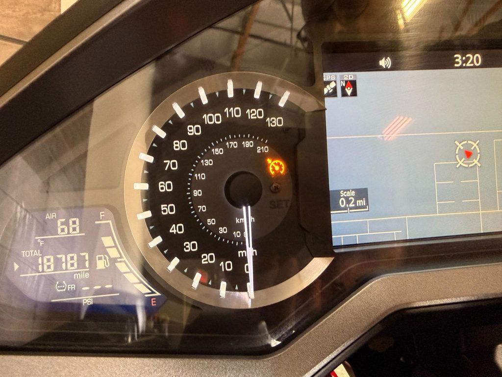 2018 Honda GL1800 Goldwing Tour DCT Airbag SUPER CLEAN! - 22976141 - 9