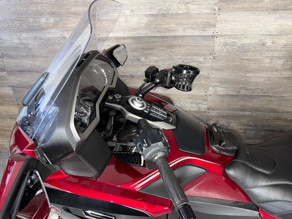 2018 Honda GL1800 Goldwing Tour DCT Airbag SUPER CLEAN! - 22976141 - 11