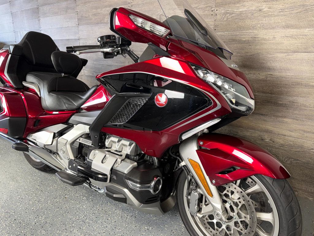 2018 Honda GL1800 Goldwing Tour DCT Airbag SUPER CLEAN! - 22976141 | Video 2