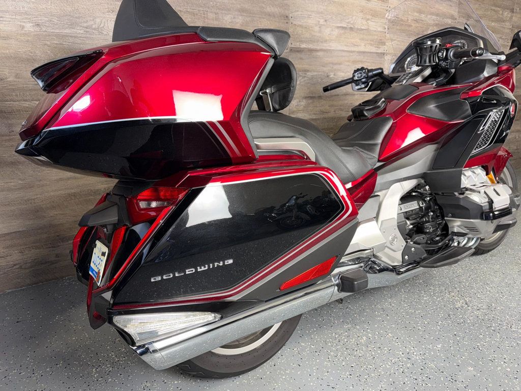 2018 Honda GL1800 Goldwing Tour DCT Airbag SUPER CLEAN! - 22976141 - 2