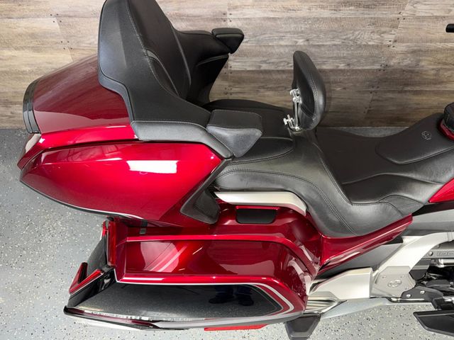 2018 Honda GL1800 Goldwing Tour DCT Airbag SUPER CLEAN! - 22976141 - 6
