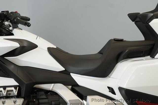 2018 Honda Gold Wing Just 2500 MILES!! - 22844777 - 9