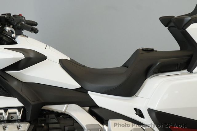 2018 Honda Gold Wing Tour Just 2500 MILES!! - 22844777 - 9