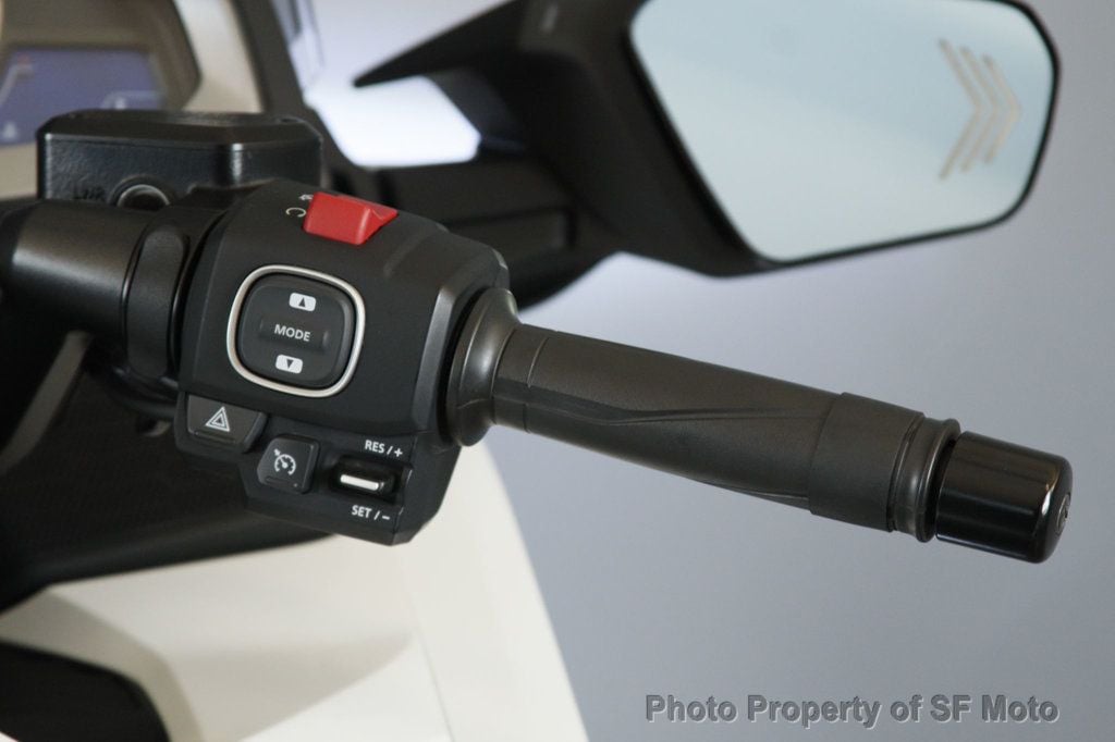 2018 Honda Gold Wing Tour Just 2500 MILES!! - 22844777 - 33